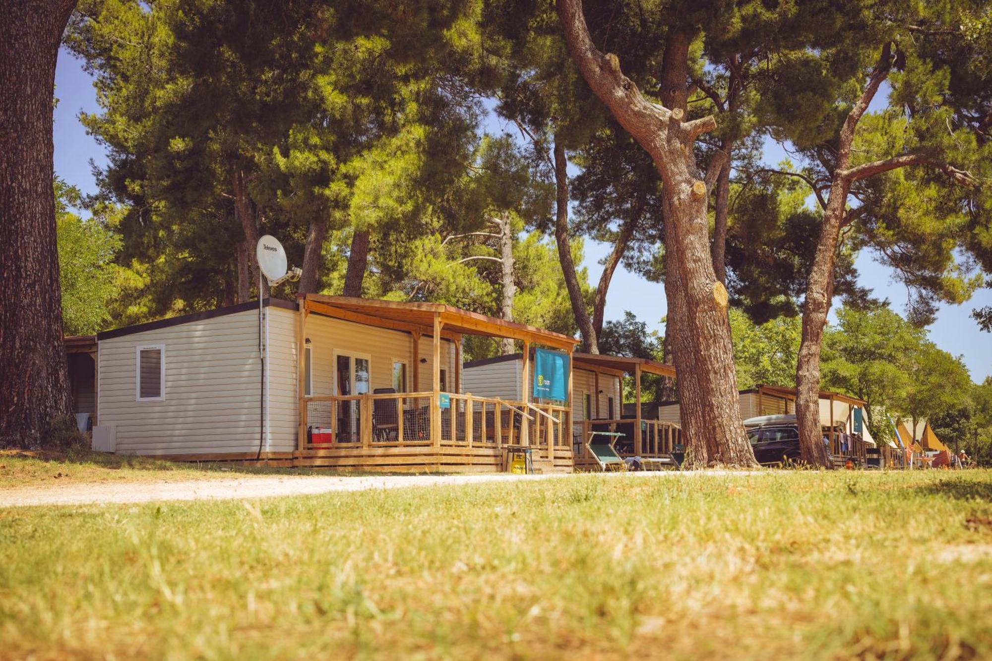 Camping Bi-Village - Roan Valbandon Экстерьер фото